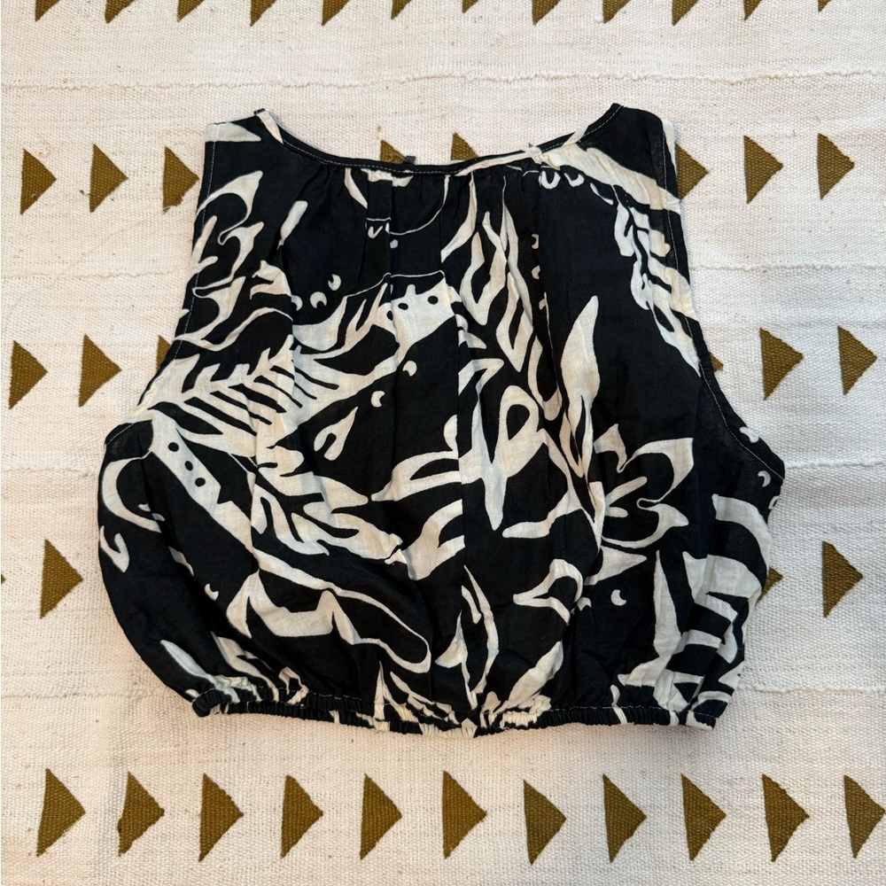 Patterned Crop Bubble Top - Picture 2 of 4